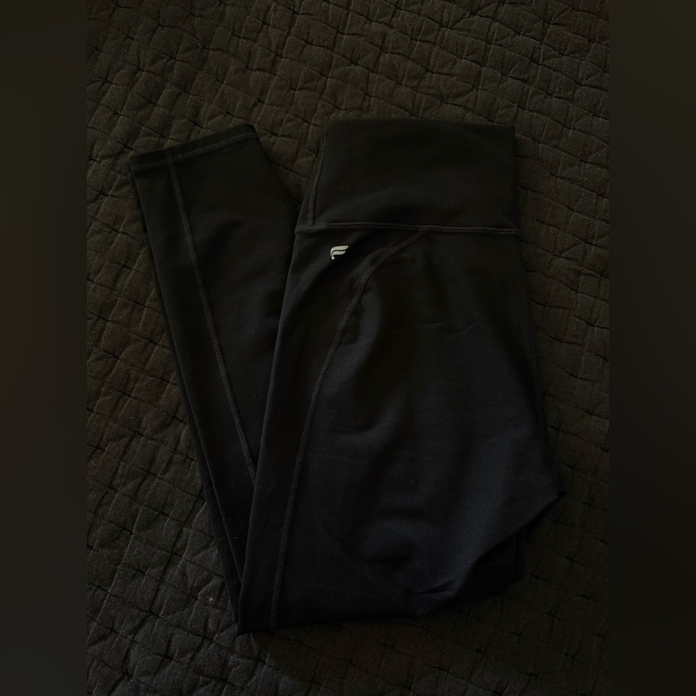 Fabletics Pureluxe 7/8 Leggings with Pockets - Black - Medium